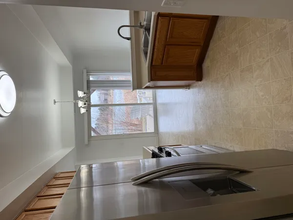 $2,300 | 111 West Chatham Lane, Round Lake, IL 60073