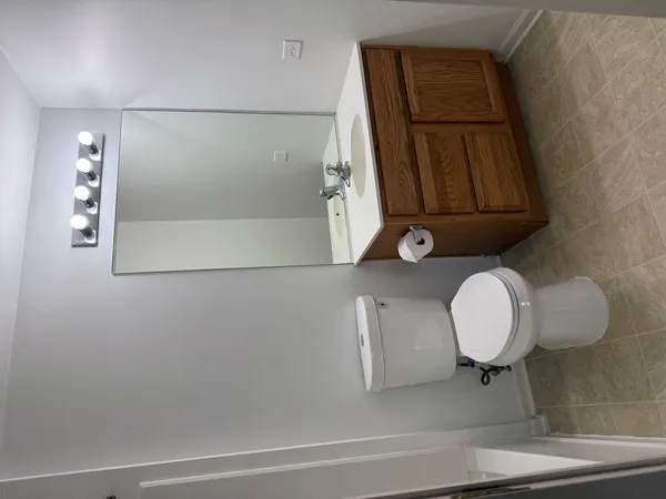 $2,300 | 111 West Chatham Lane, Round Lake, IL 60073