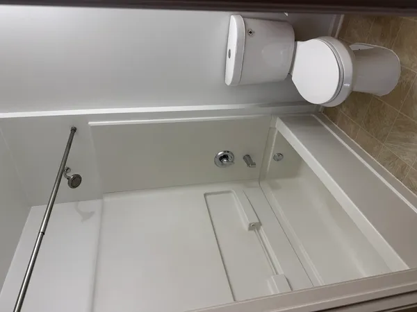 $2,300 | 111 West Chatham Lane, Round Lake, IL 60073