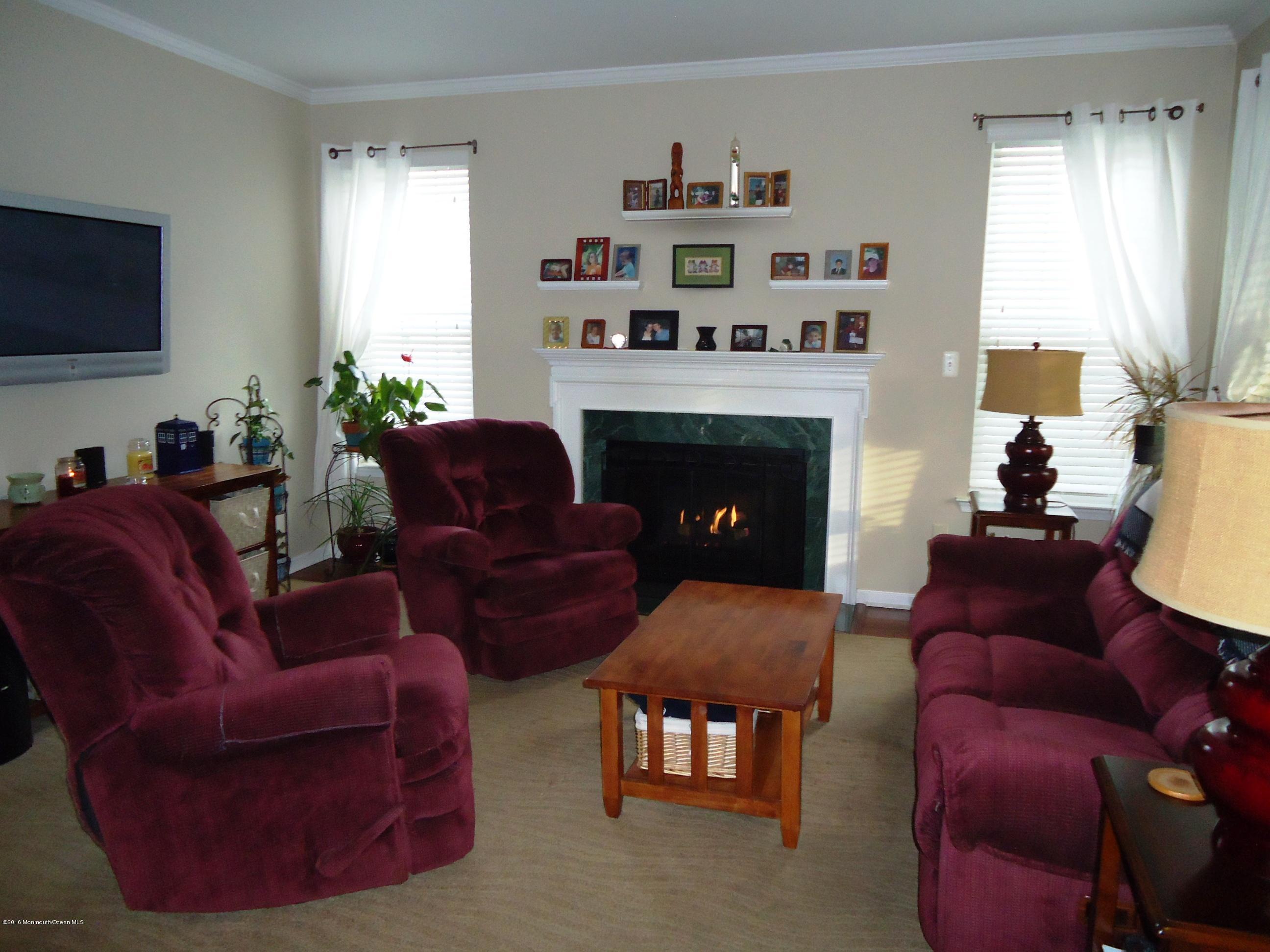 71 Fulton Street Keyport, NJ 07735 - Photo 2 of 19 DSC00628