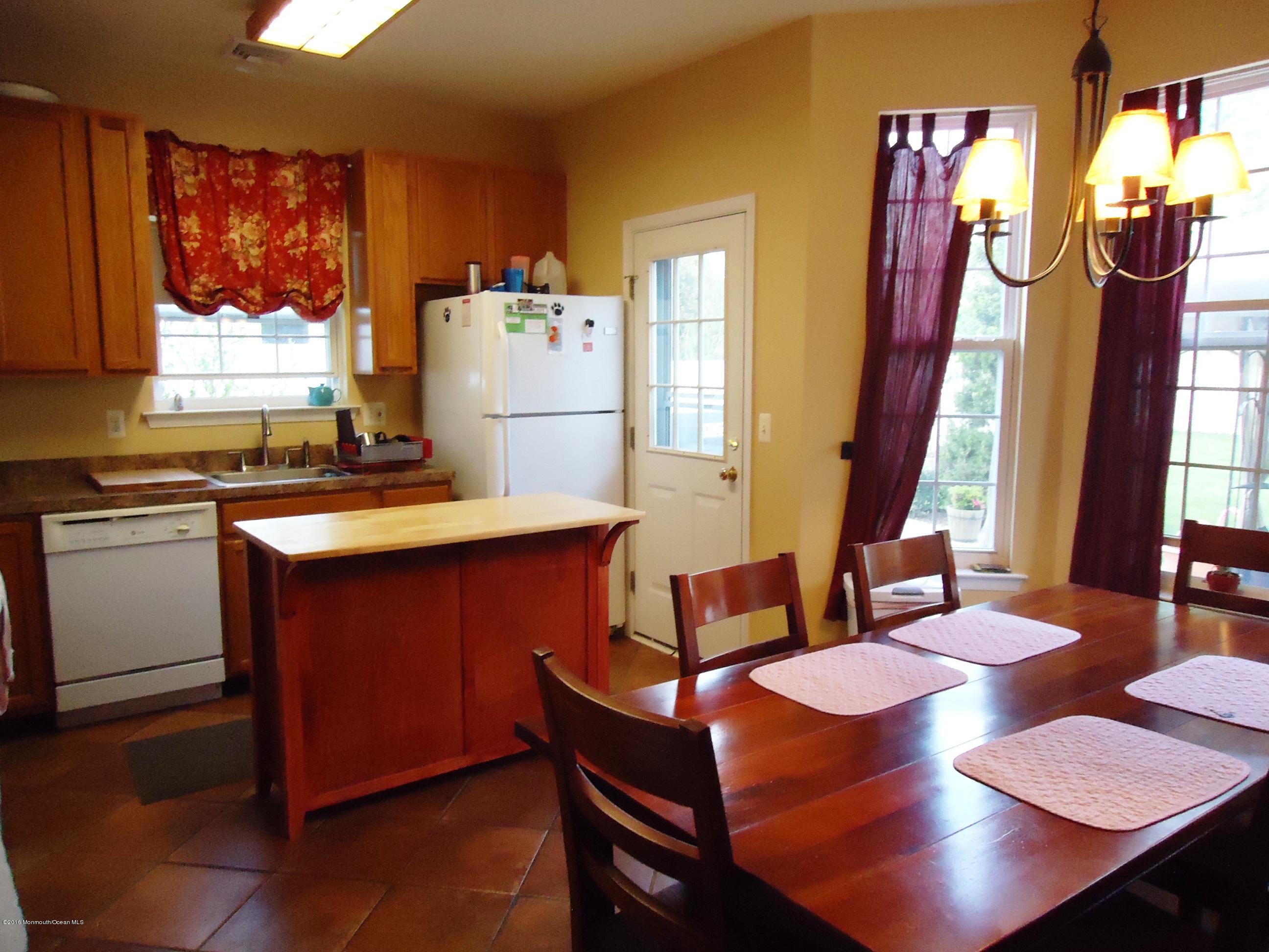 71 Fulton Street Keyport, NJ 07735 - Photo 4 of 19 DSC00631
