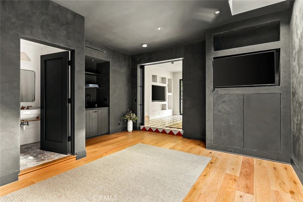738 San Lorenzo Street Santa Monica, CA 90402 - Photo 19 of 50 a view of an empty room with closet and a bathroom