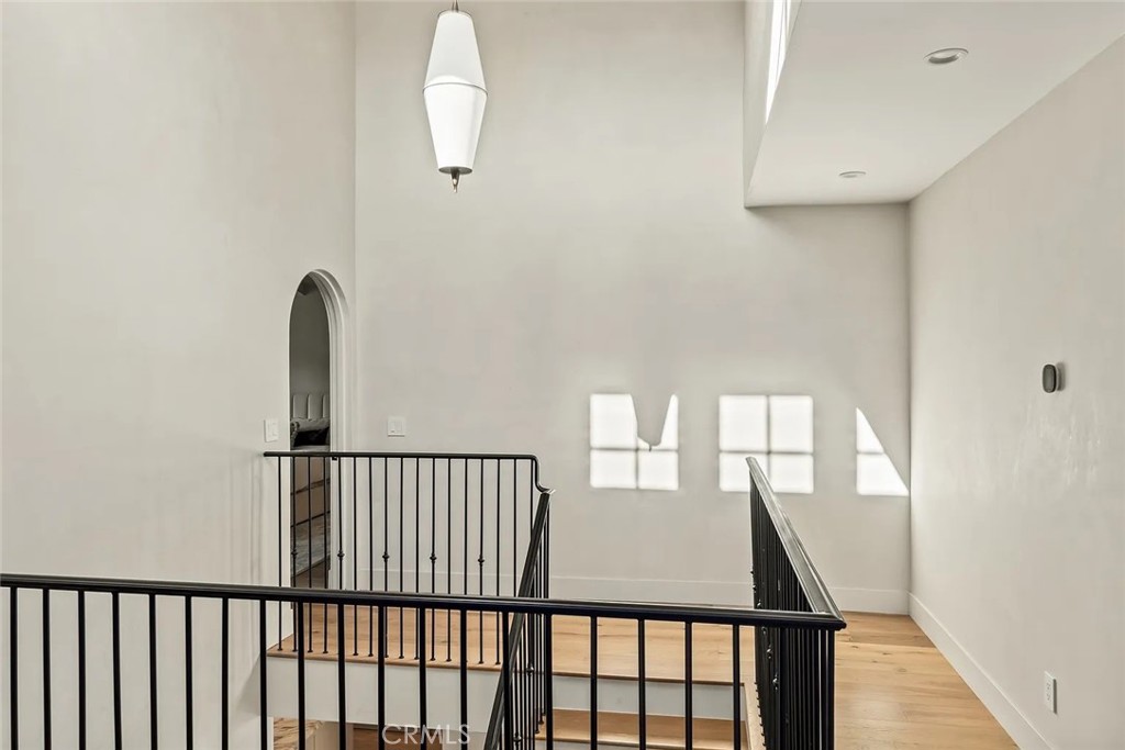 738 San Lorenzo Street Santa Monica, CA 90402 - Photo 26 of 50 a view of a balcony