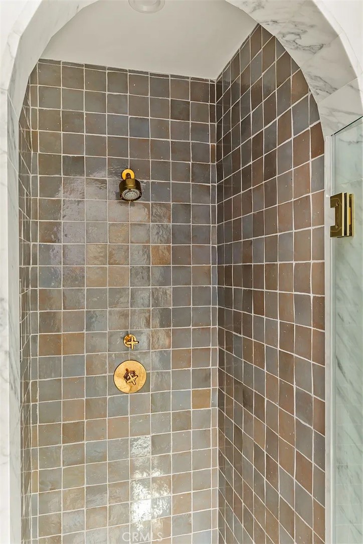 738 San Lorenzo Street Santa Monica, CA 90402 - Photo 38 of 50 a bathroom with a shower
