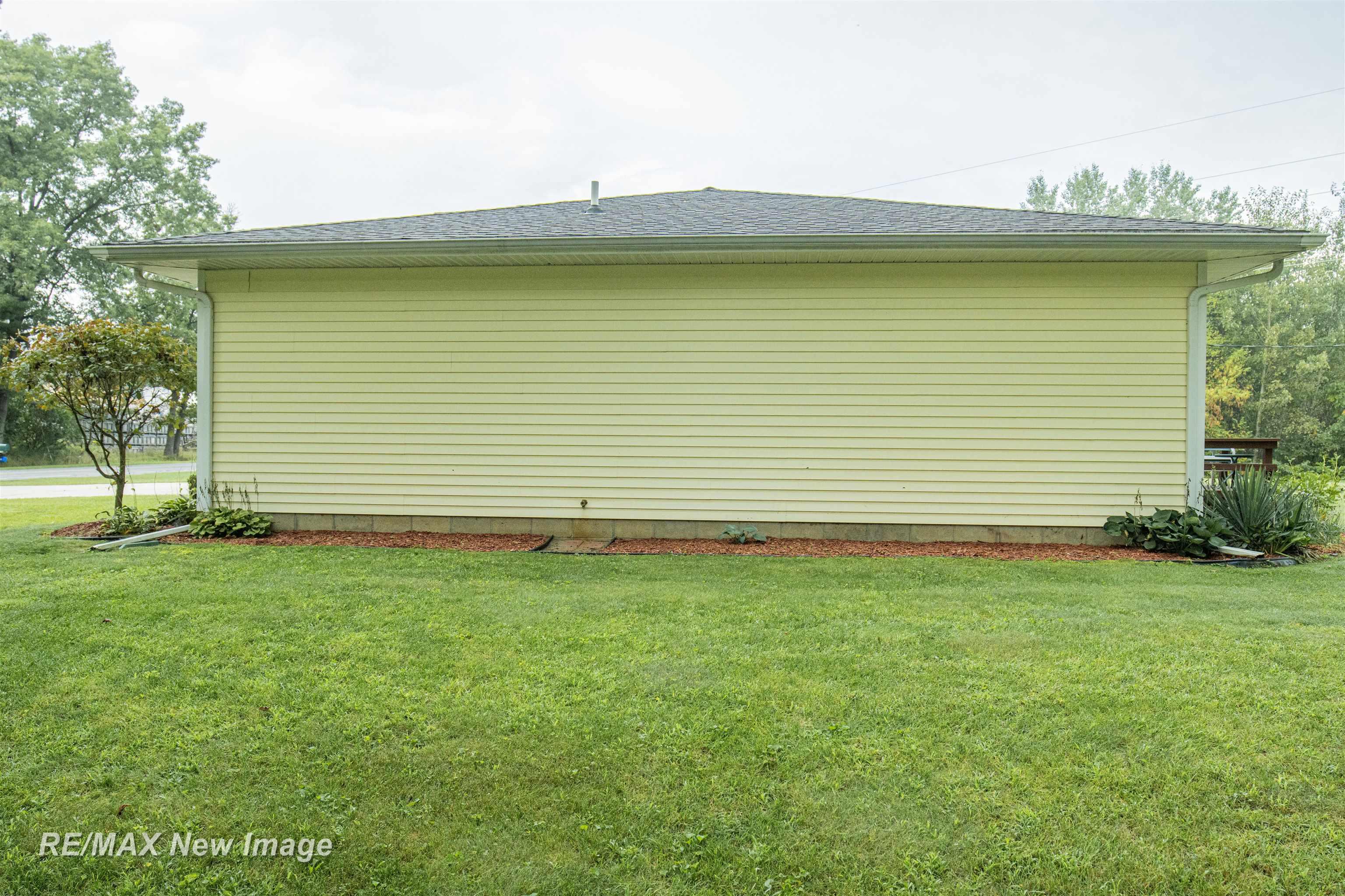 18822 Sharon Road Oakley, MI 48649 - Photo 4 of 31