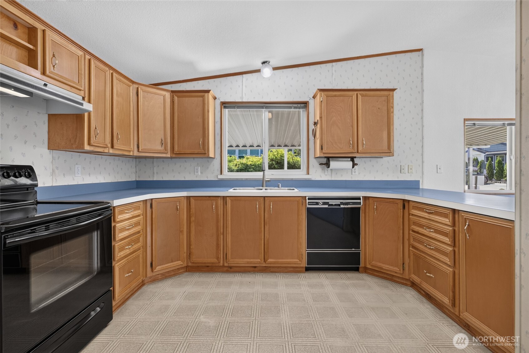 23825 15th Avenue Southeast, Unit 302 Bothell, WA 98021 - Photo 13 of 33 Gallery Image 13