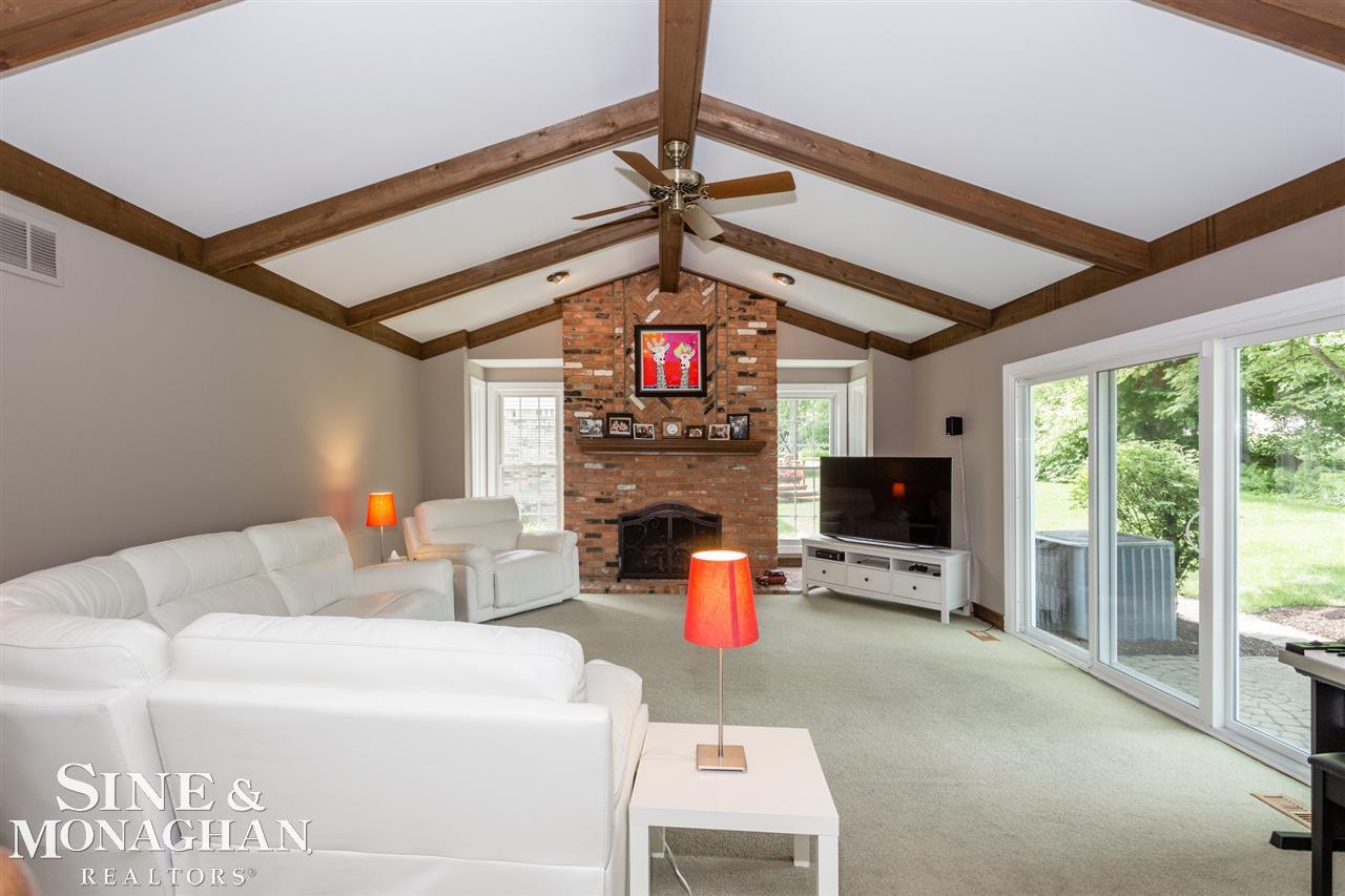 422 Lake Forest Road Rochester Hills, MI 48309 - Photo 3 of 59