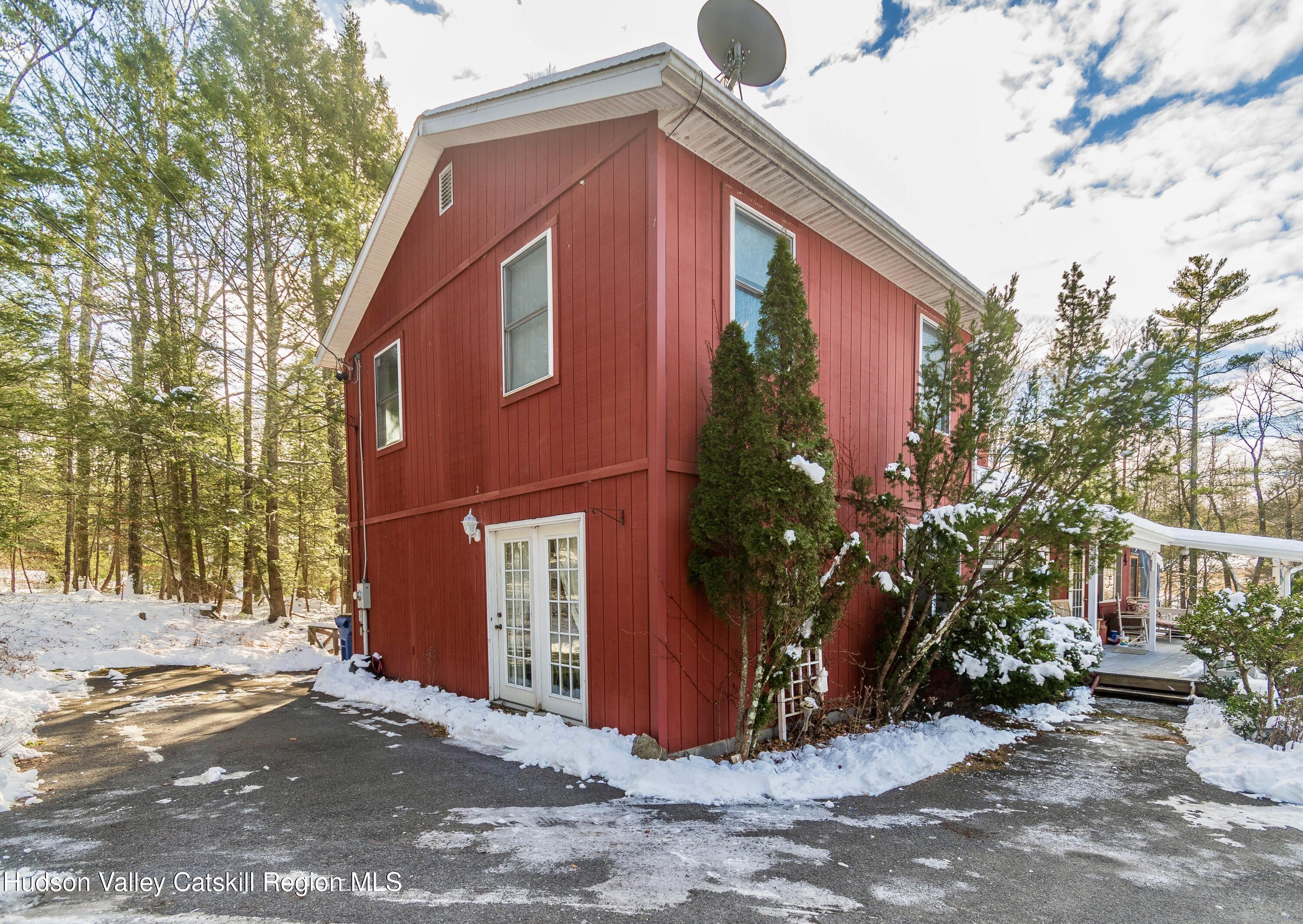 28 John Carle Road Saugerties, NY 12477 - Photo 7 of 51 DSC_8951