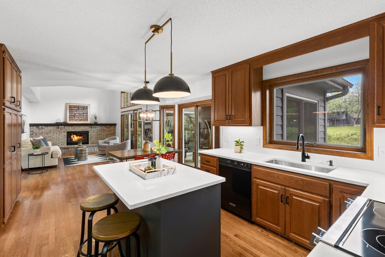 16812 Weston Bay Road Eden Prairie, MN 55347 - Photo 11 of 44 Gallery Image 11