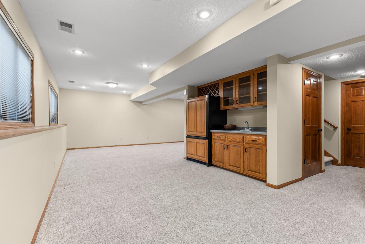 16812 Weston Bay Road Eden Prairie, MN 55347 - Photo 36 of 44 Gallery Image 36