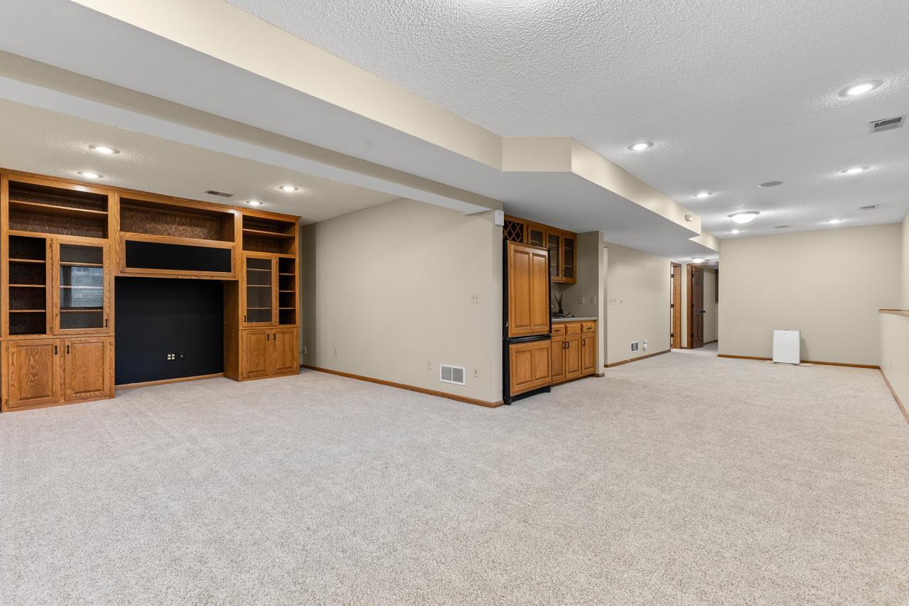 16812 Weston Bay Road Eden Prairie, MN 55347 - Photo 37 of 44 Gallery Image 37