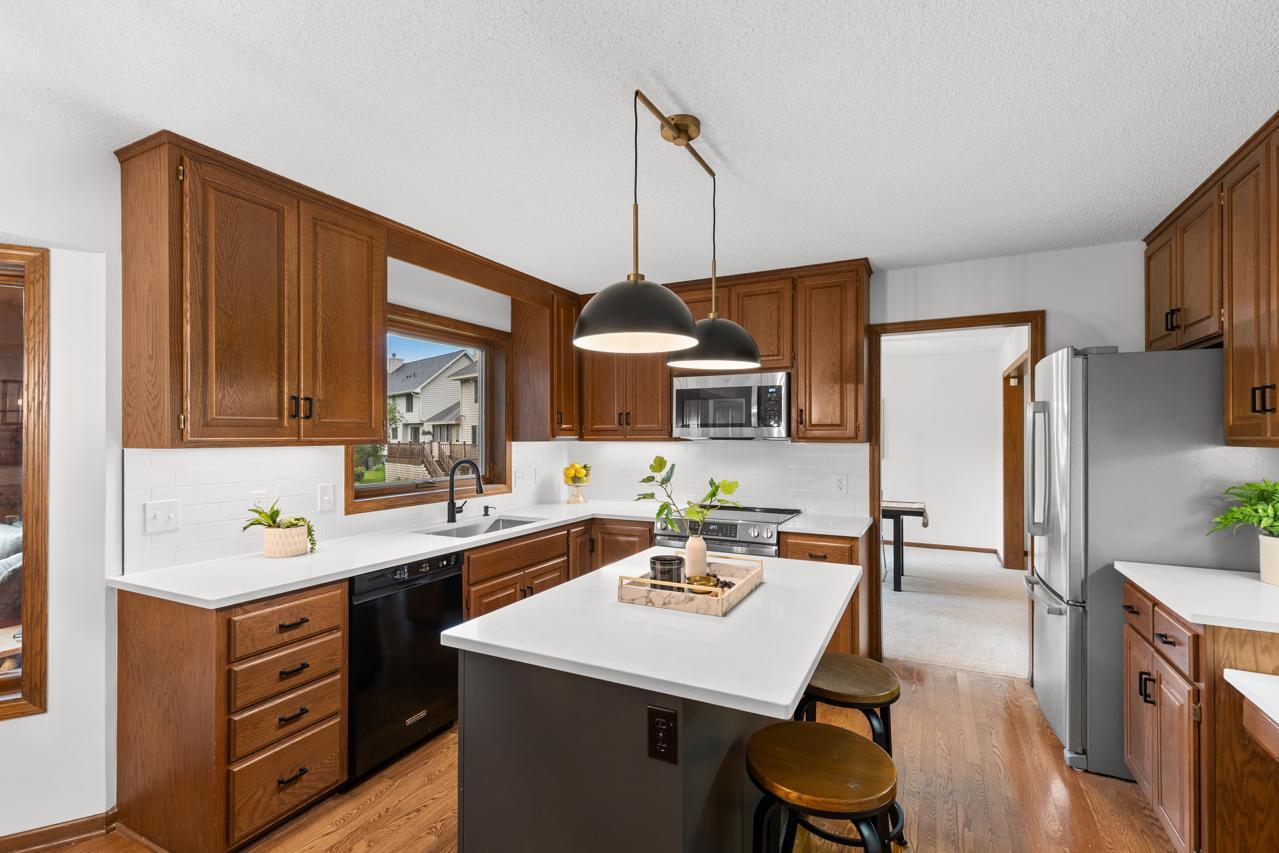 16812 Weston Bay Road Eden Prairie, MN 55347 - Photo 10 of 44 Gallery Image 10