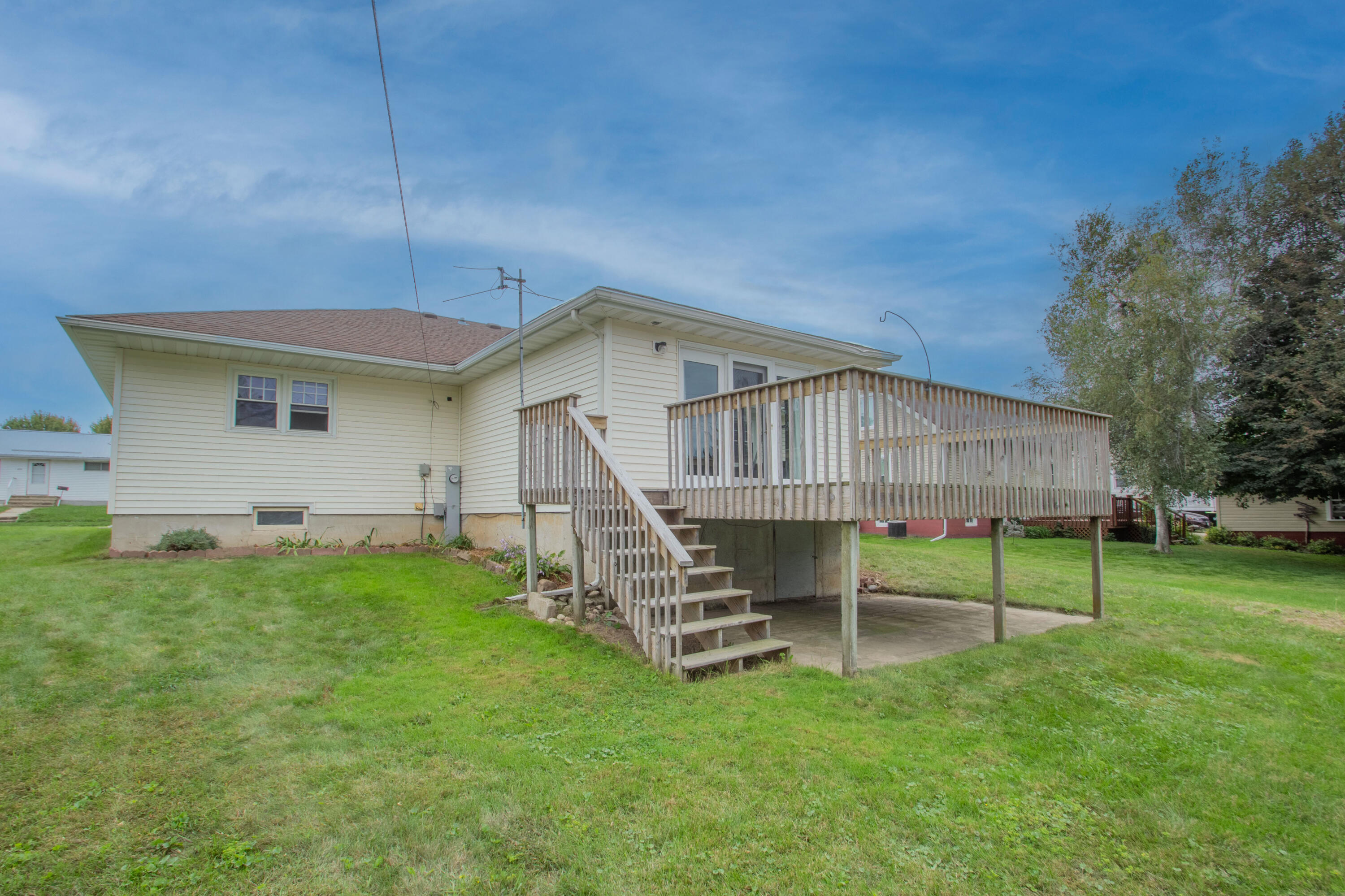 315 Edison Street Waterloo, WI 53594 - Photo 48 of 51 Back Deck
