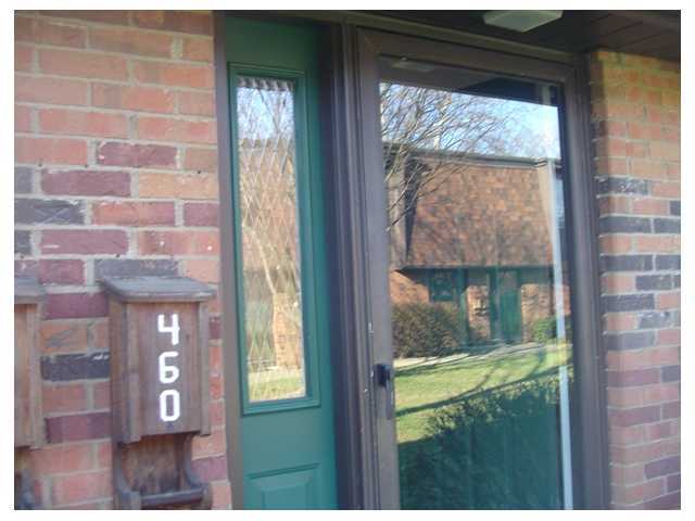 460 Shell Court West Columbus, OH 43213 - Photo 2 of 9