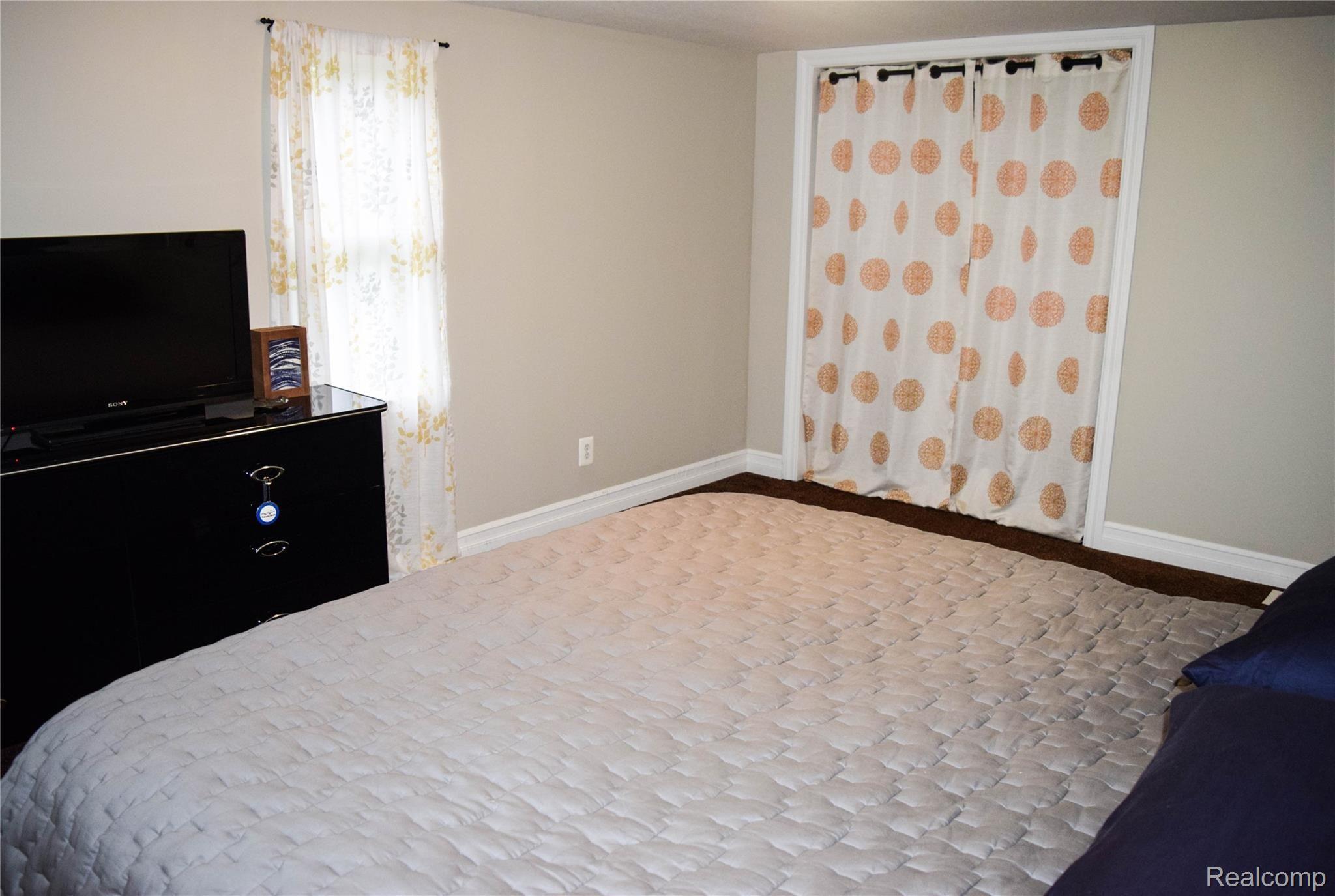 28295 Waltz Road New Boston, MI 48164 - Photo 27 of 36 DSC_0123.jpg
