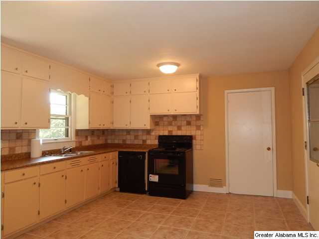 305 Garden Hill Road Gardendale, AL 35071 - Photo 14 of 32