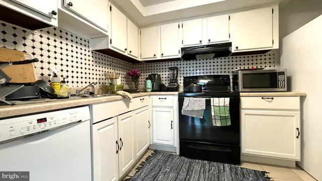 $1,950 | 8766 Walutes Circle, Unit D, Alexandria, VA 22309