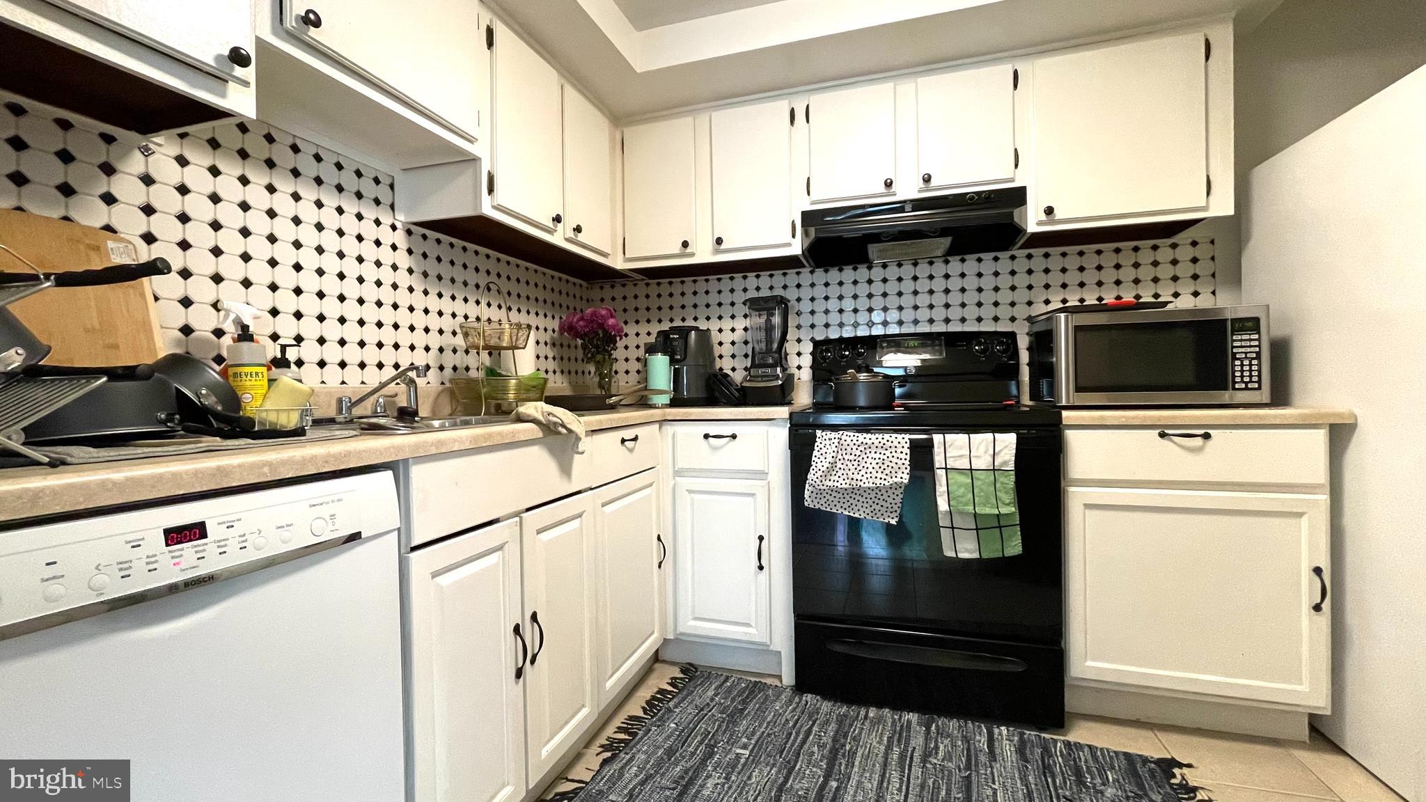 8766 Walutes Circle, Unit D Alexandria, VA 22309 - Photo 2 of 8 Kitchen