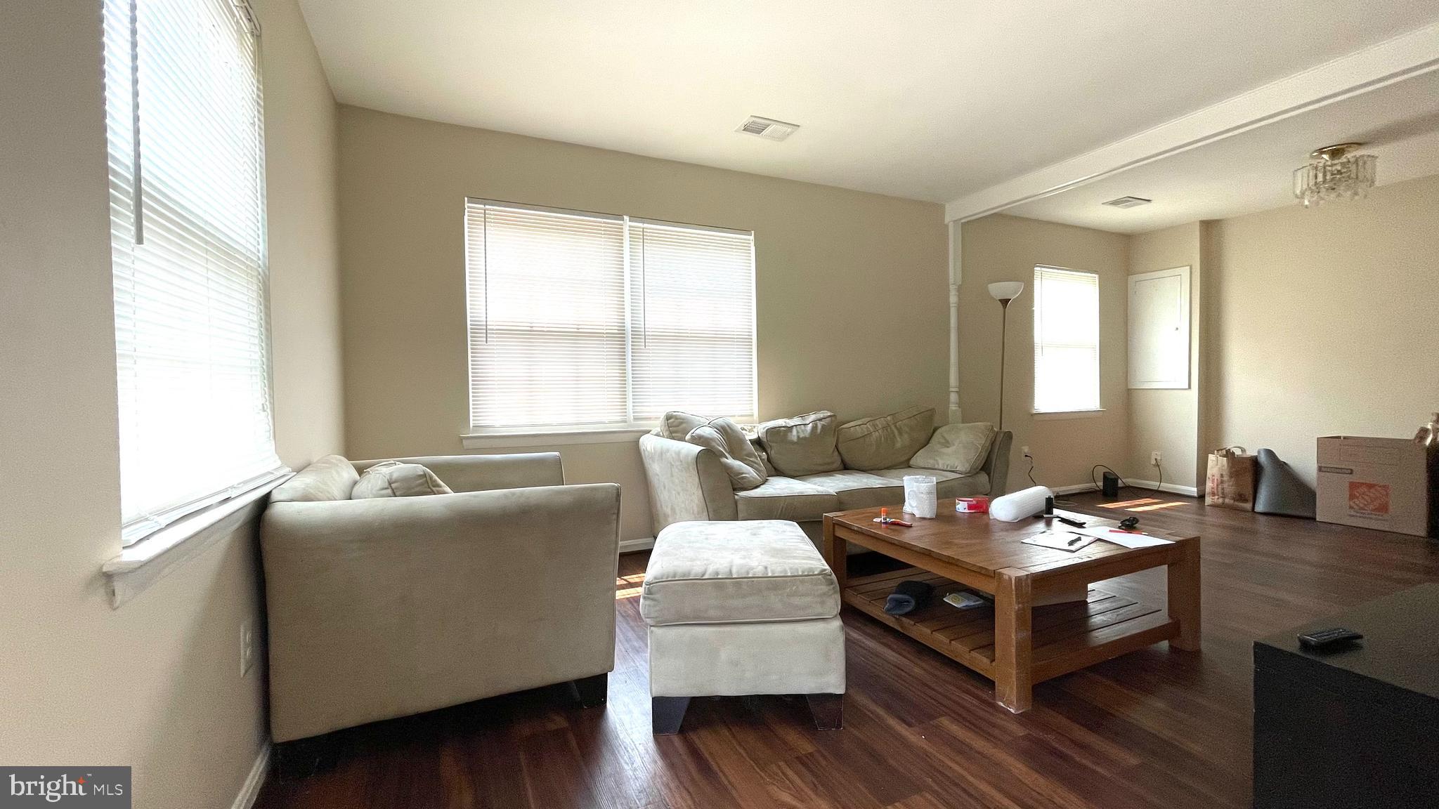 8766 Walutes Circle, Unit D Alexandria, VA 22309 - Photo 4 of 8 Living Room