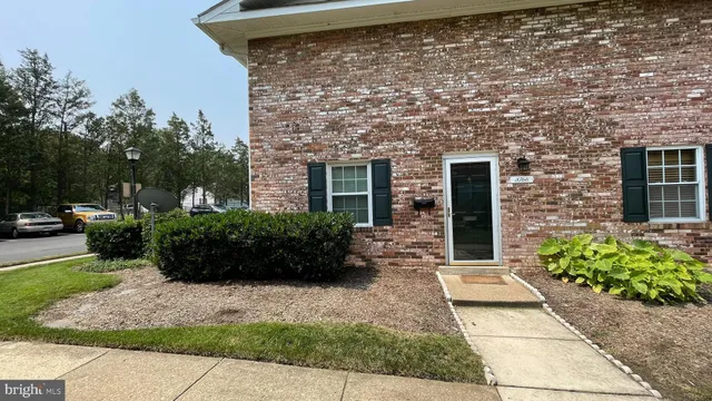 $1,950 | 8766 Walutes Circle, Unit D, Alexandria, VA 22309