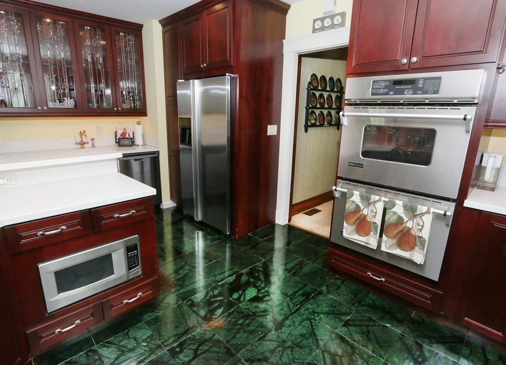 21 Grace Road Medford, MA 02155 - Photo 6 of 21