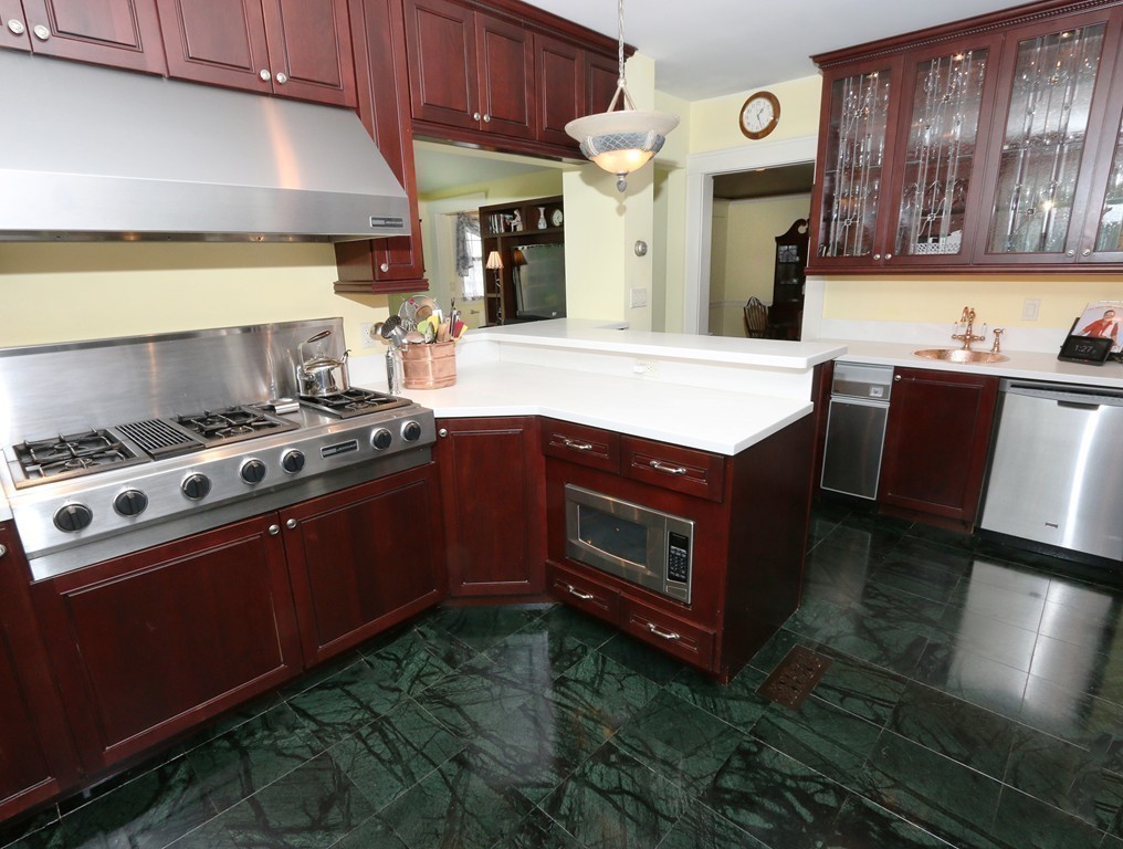 21 Grace Road Medford, MA 02155 - Photo 7 of 21