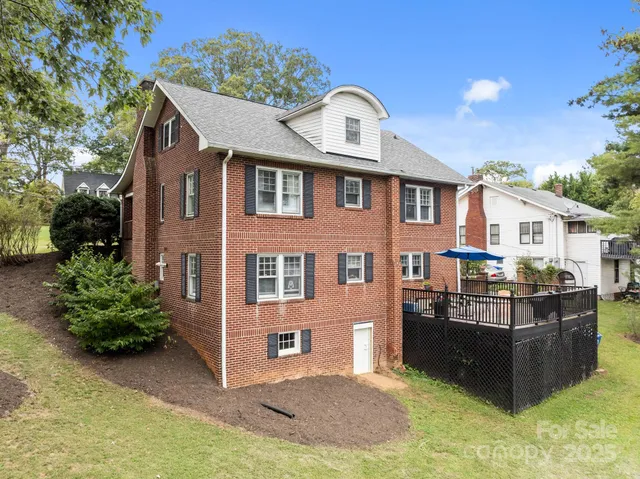 a front view of house with yard