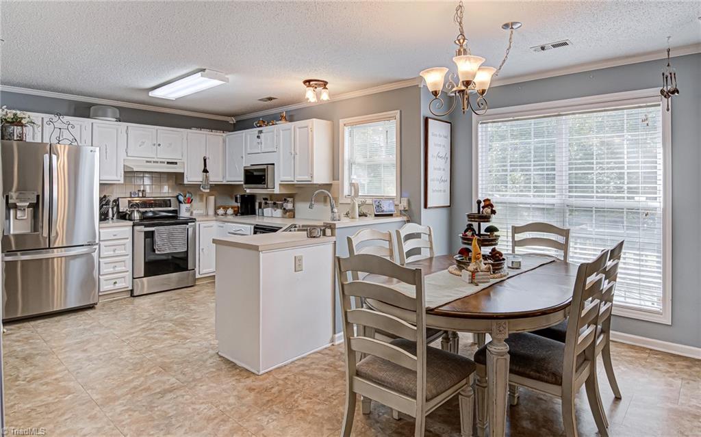 536 Adams Gate Road Winston-Salem, NC 27107 - Photo 8 of 29 Gallery Image 8