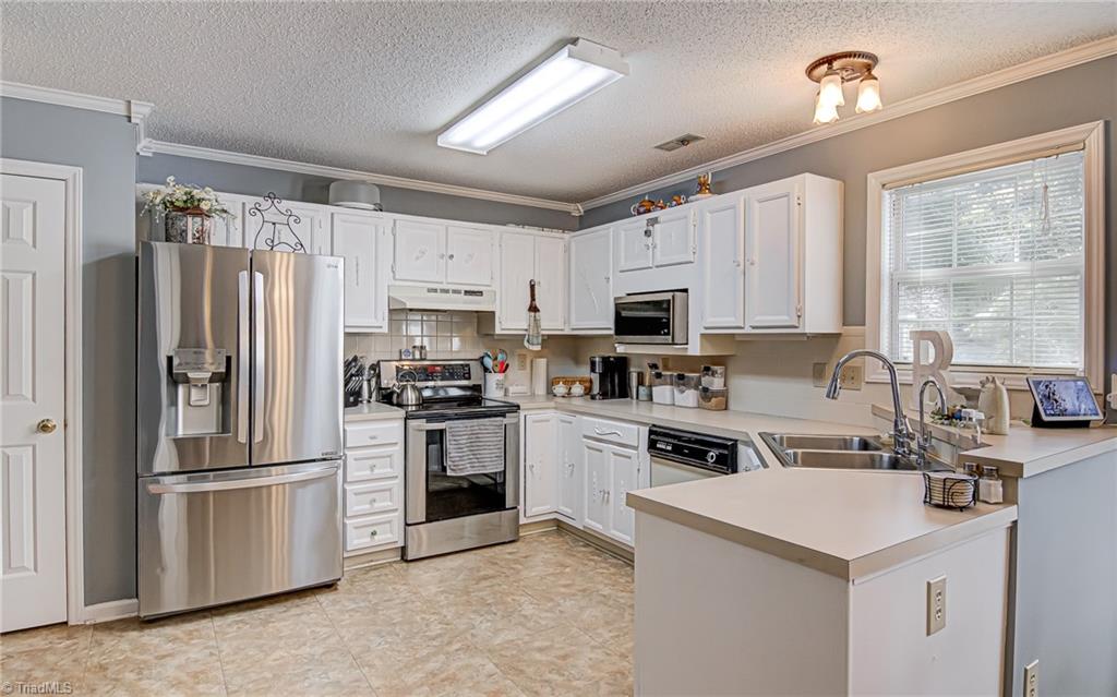 536 Adams Gate Road Winston-Salem, NC 27107 - Photo 9 of 29 Gallery Image 9