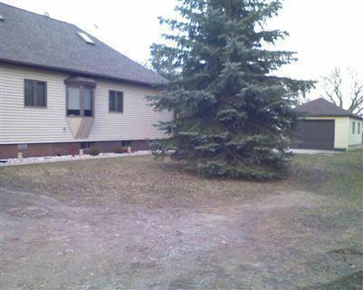 8374 North McKinley Road Flushing, MI 48433 - Photo 1 of 5 20187143.JPG