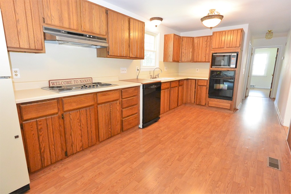 16 Reardon Road Hudson, MA 01749 - Photo 3 of 22 Gallery Image 3