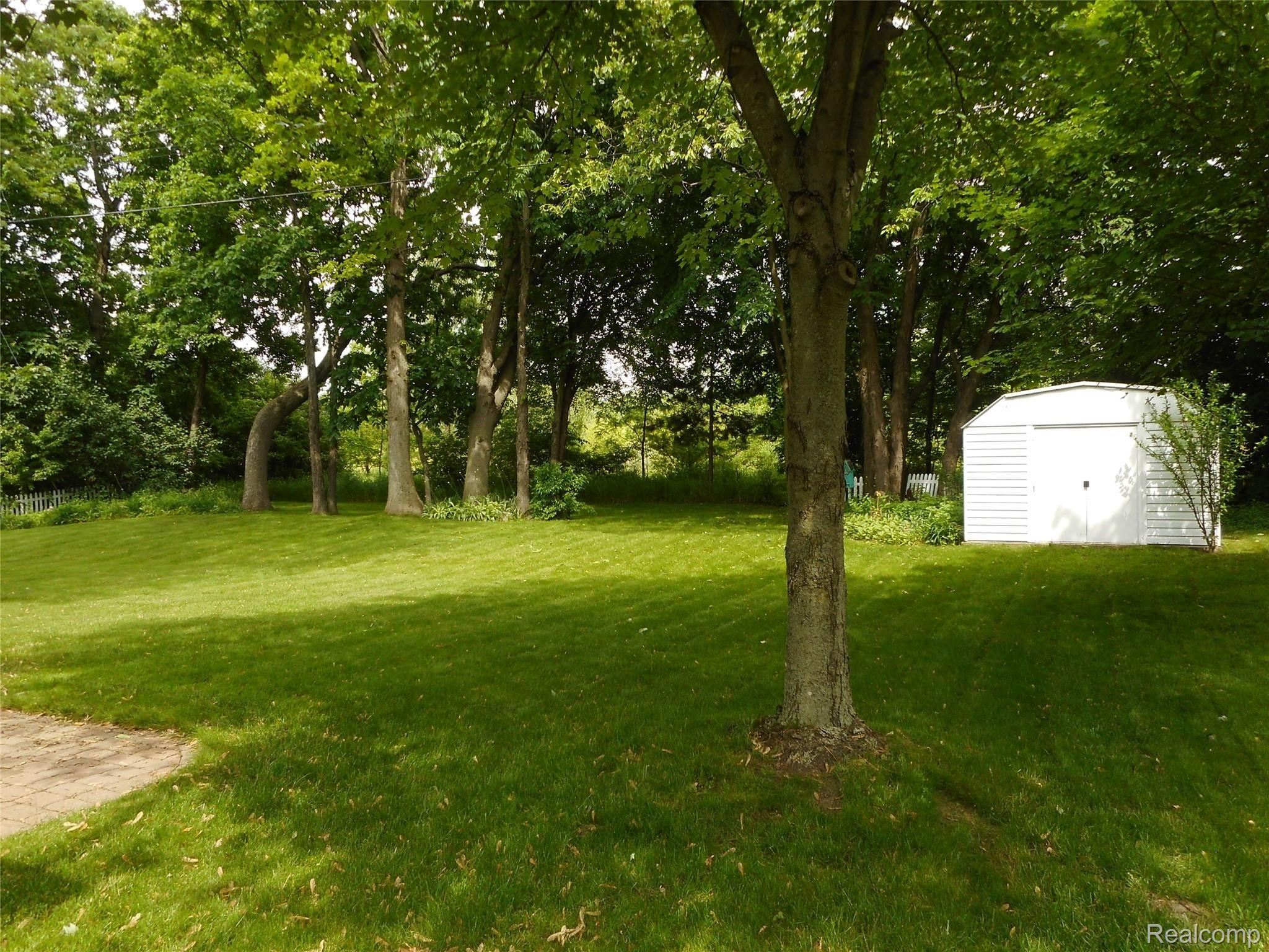 11311 Old Bridge Road Grand Blanc, MI 48439 - Photo 11 of 44 DSCN0882 - Copy.JPG