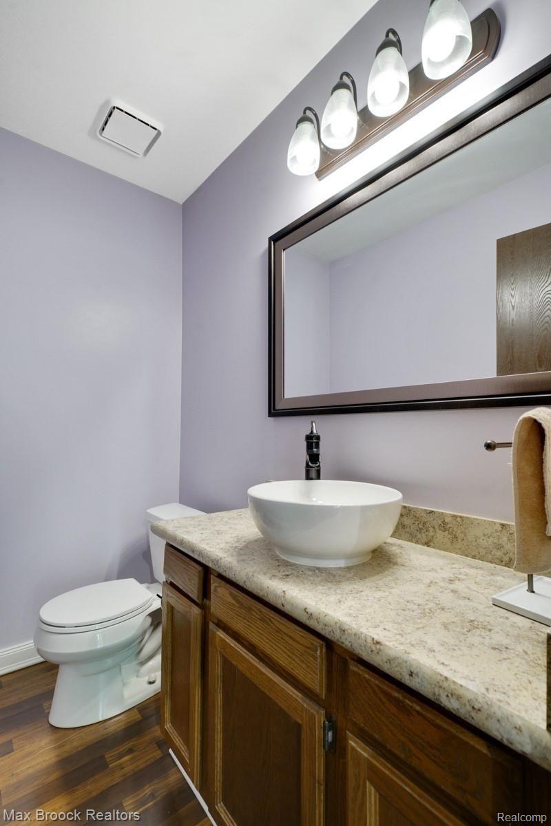 1390 Crescent Lane, Unit 332 Rochester, MI 48306 - Photo 11 of 29 dsc01314-dsc01316.jpg