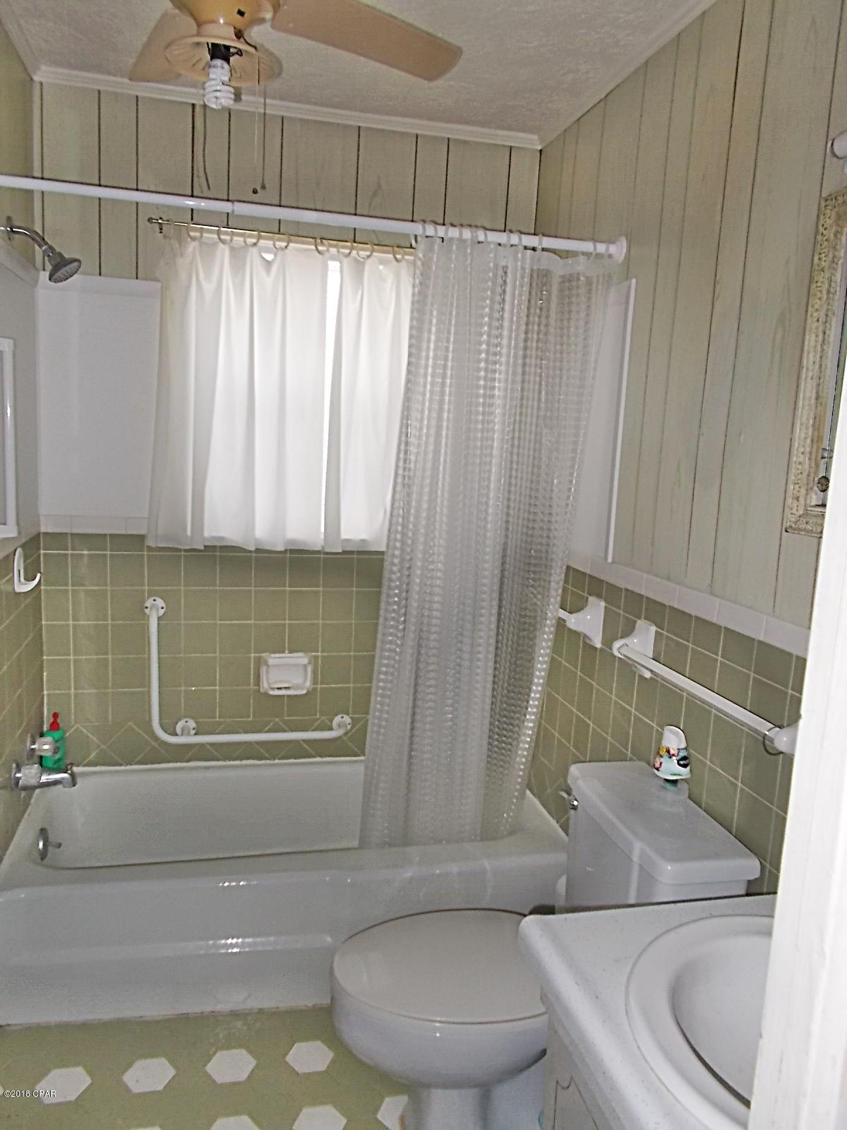 7427 Highway 90 Grand Ridge, FL 32442 - Photo 8 of 10 Gallery Image 8