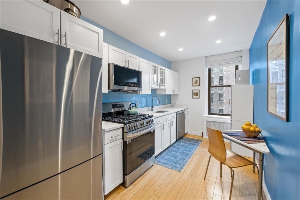 1064 Beacon Street, Unit 7 Brookline, MA 02446 - Photo 11 of 26