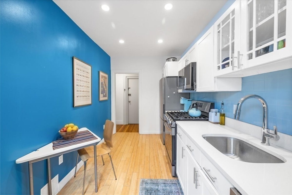 1064 Beacon Street, Unit 7 Brookline, MA 02446 - Photo 12 of 26