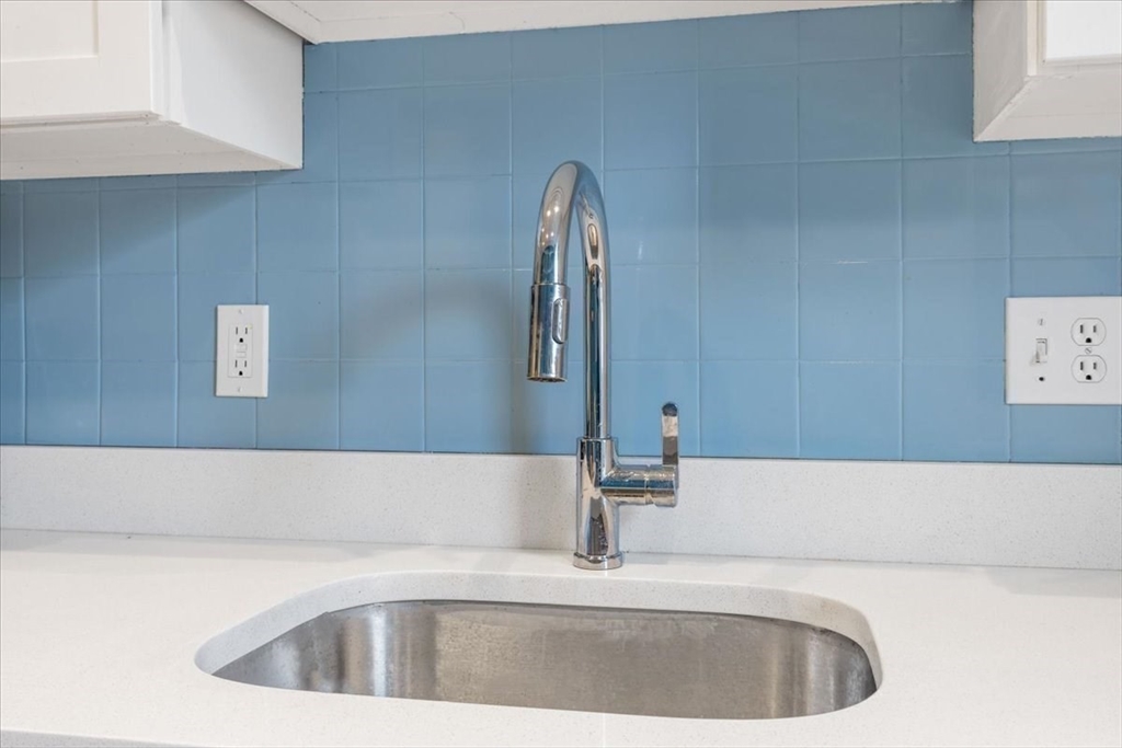 1064 Beacon Street, Unit 7 Brookline, MA 02446 - Photo 13 of 26