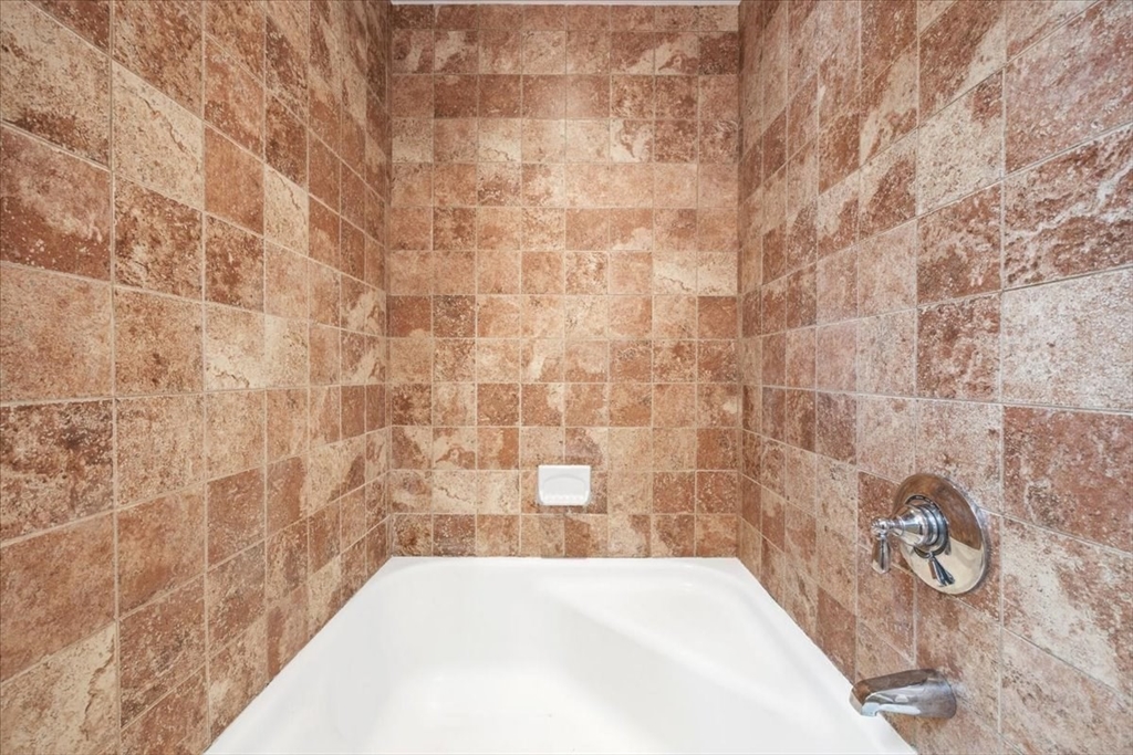 1064 Beacon Street, Unit 7 Brookline, MA 02446 - Photo 15 of 26