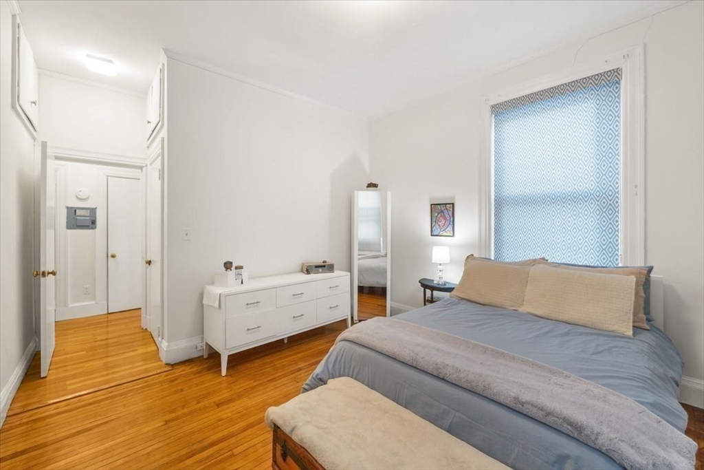 1064 Beacon Street, Unit 7 Brookline, MA 02446 - Photo 17 of 26