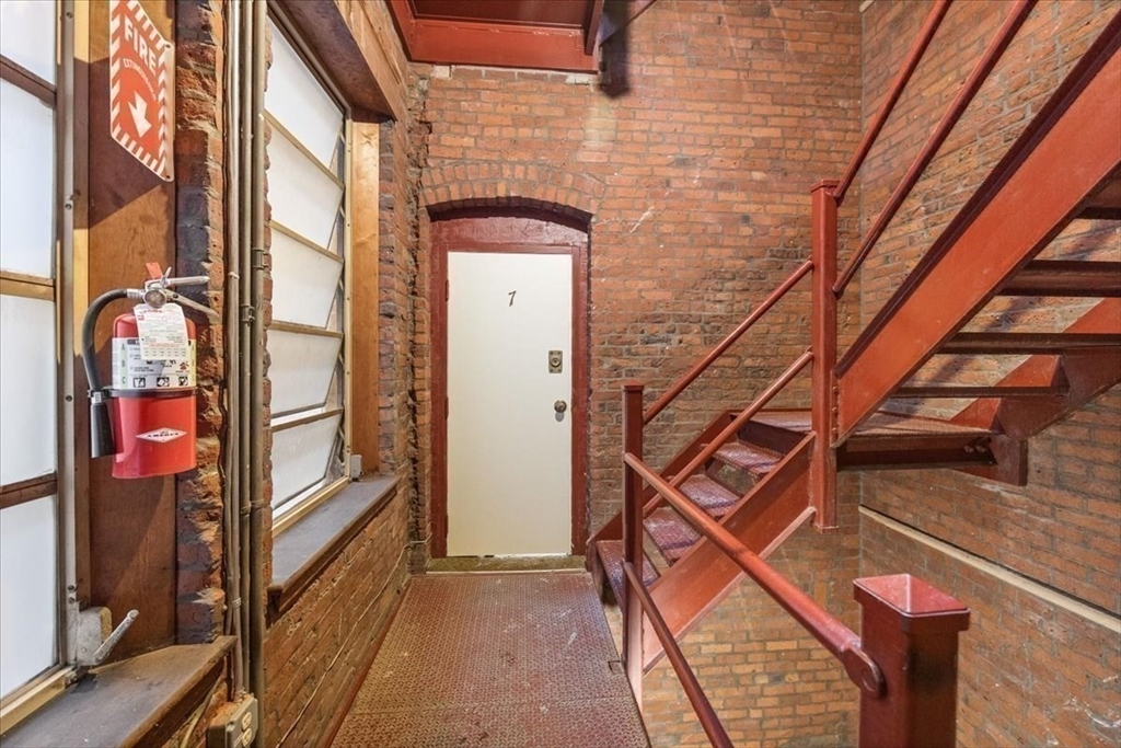 1064 Beacon Street, Unit 7 Brookline, MA 02446 - Photo 22 of 26