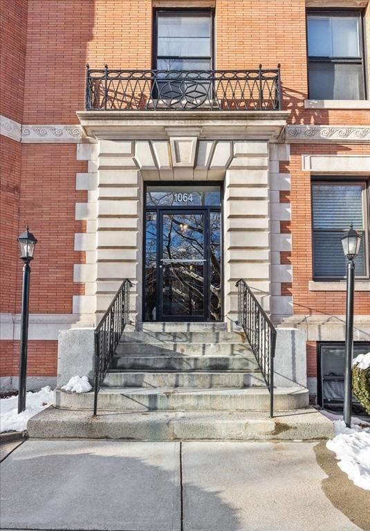 1064 Beacon Street, Unit 7 Brookline, MA 02446 - Photo 3 of 26