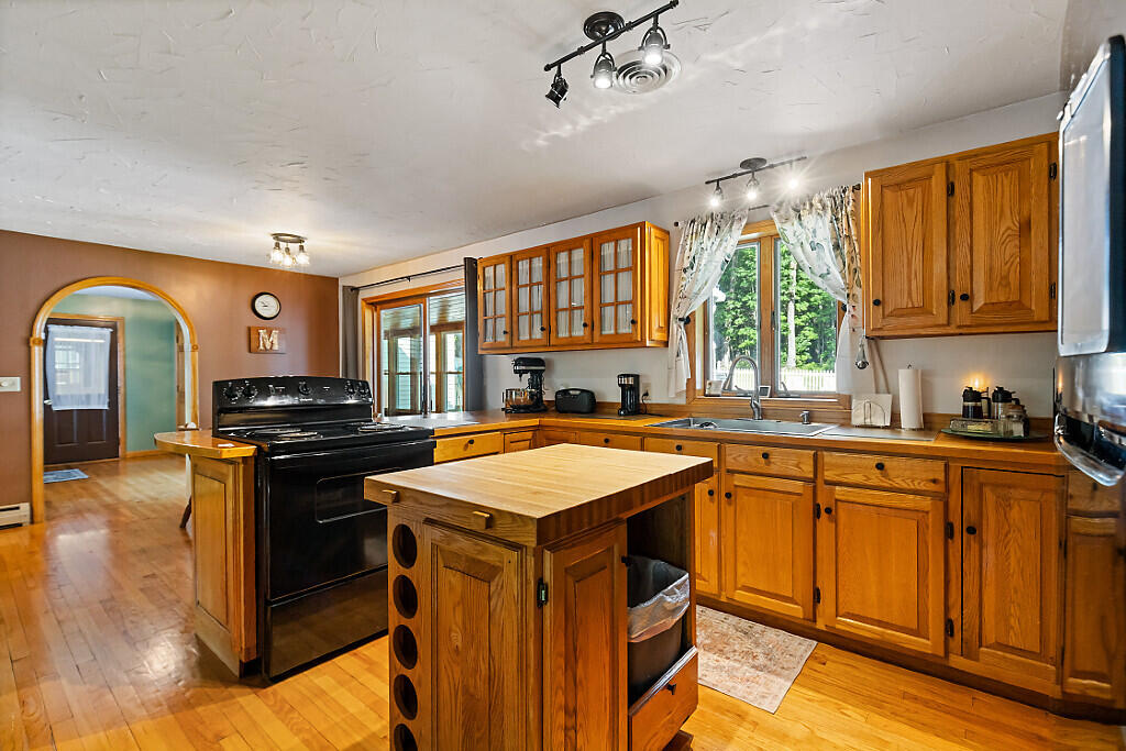 573 Augusta Road Belgrade, ME 04917 - Photo 35 of 63 35_BP5A3378_DxO_mls