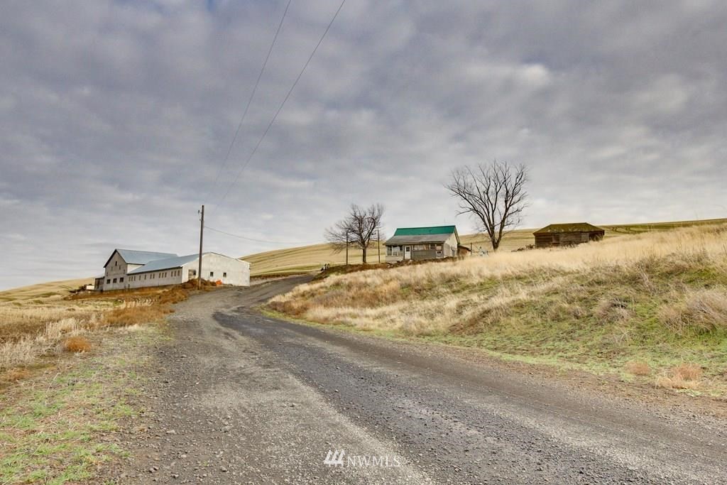 6588 Hart Road Prescott, WA 99348 - Photo 1 of 40
