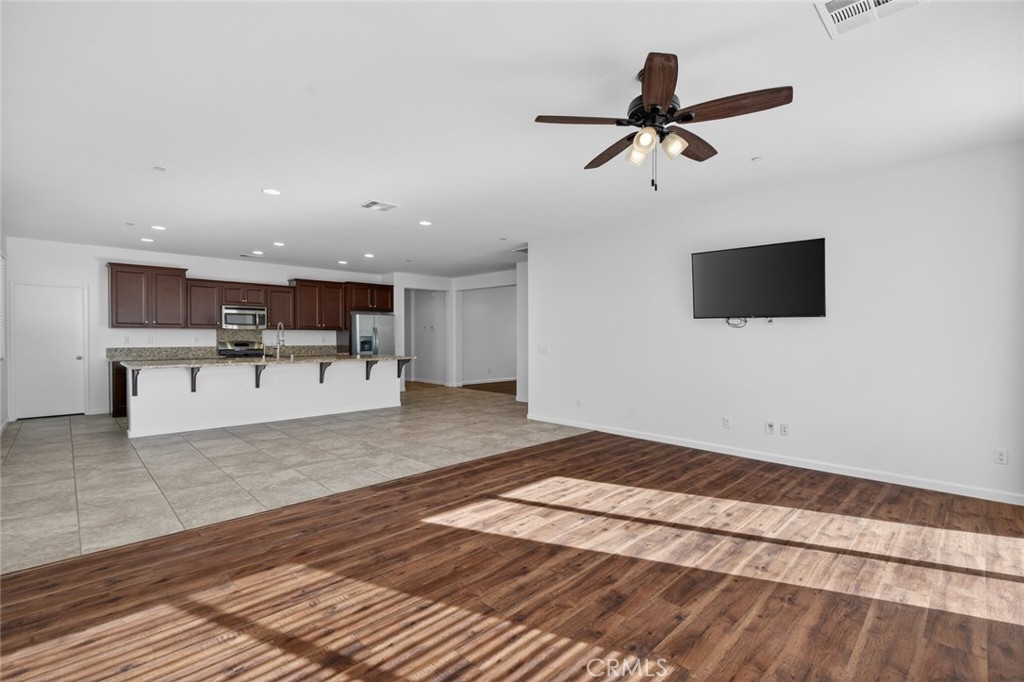 30167 Pine Needle Road Menifee, CA 92585 - Photo 13 of 37