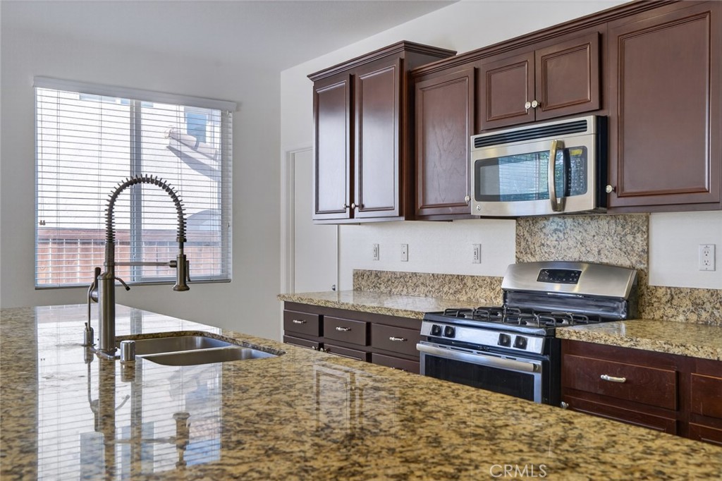 30167 Pine Needle Road Menifee, CA 92585 - Photo 14 of 37