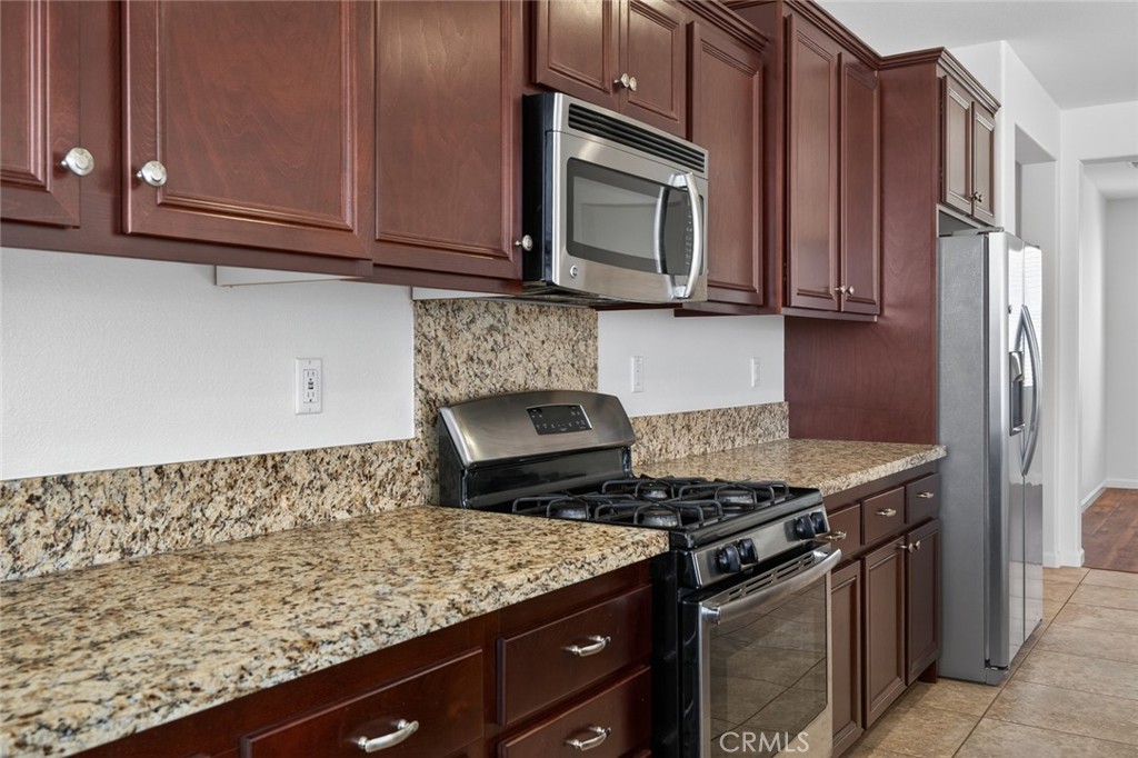 30167 Pine Needle Road Menifee, CA 92585 - Photo 9 of 37