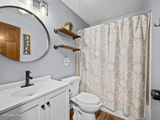 $384,900 | 1930 Sapphire Lane, Aurora, IL 60506