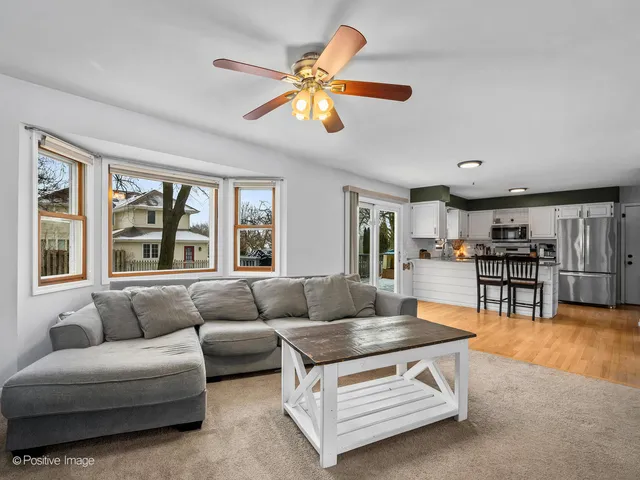 $384,900 | 1930 Sapphire Lane, Aurora, IL 60506