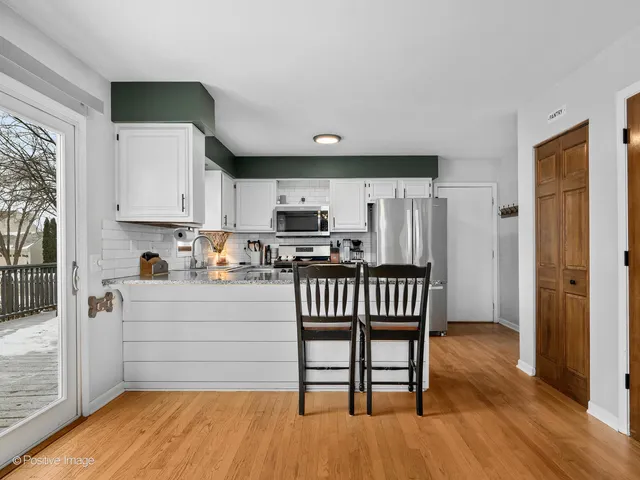 $384,900 | 1930 Sapphire Lane, Aurora, IL 60506