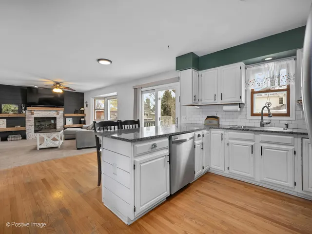 $384,900 | 1930 Sapphire Lane, Aurora, IL 60506